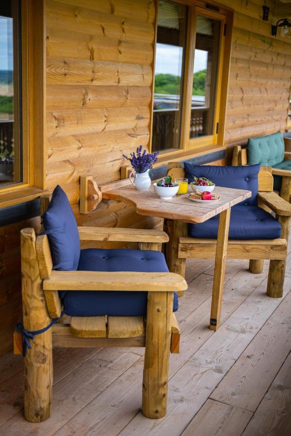 Luxury Log Cabin With A Hot Tub Stone  Buitenkant foto